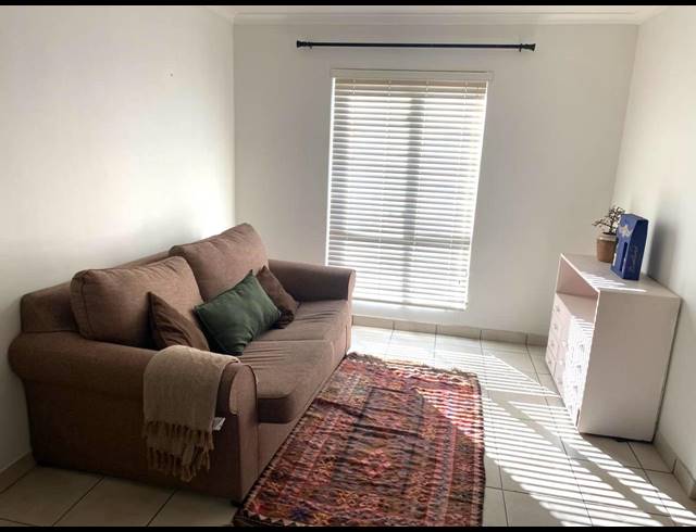 2 BEDROOM APARTMENT TO LET IN BURGUNDY ESTATE